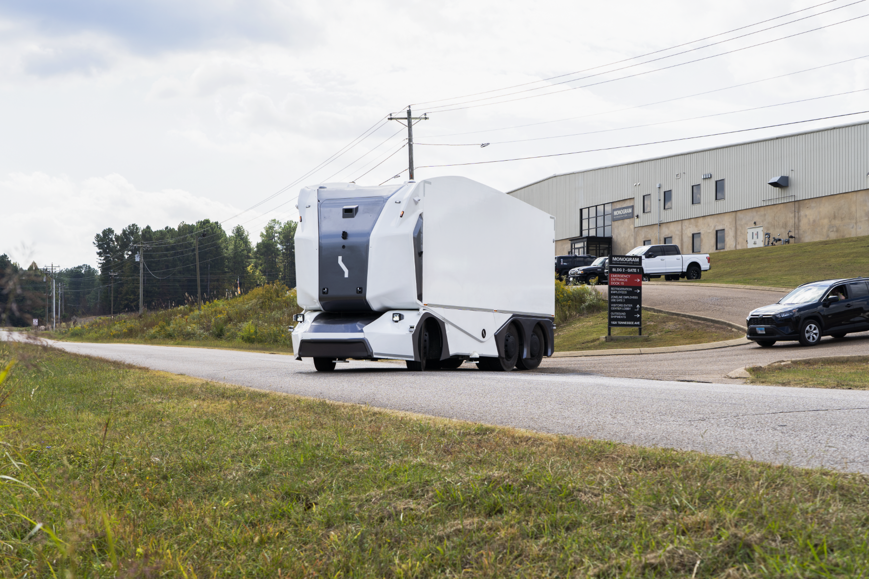 Freight mobility technology company Einride successfully completed a public road pilot of the Einride Pod, an autonomous, electric vehicle, in Selmer, Tennessee in partnership with GE Appliances. The pod transported finished products on the highway between GE Appliances’ Monogram Refrigeration LLC manufacturing plant and warehouse.  